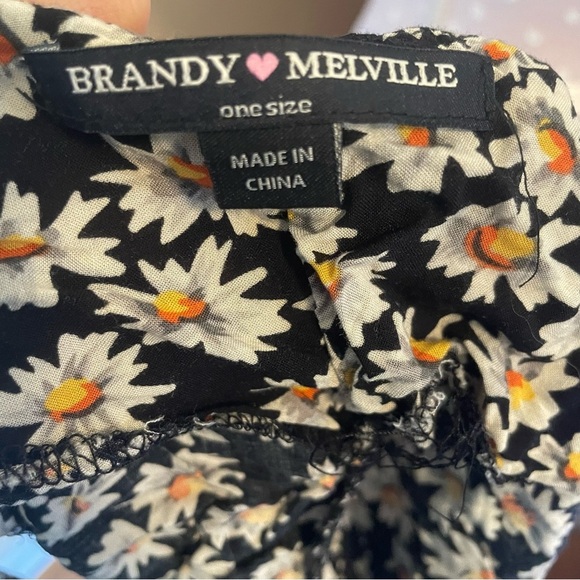 Brandy Melville Flower Short Shirt C2 - Picture 5 of 5